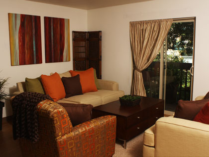 WWU Apartments - Pomeroy Court Living Room